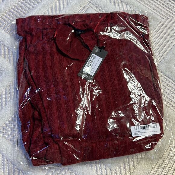 Pretty Little Thing - Burgundy Rib Knit Turtleneck Top And Maxi Skirt Set - Picture 1 of 5